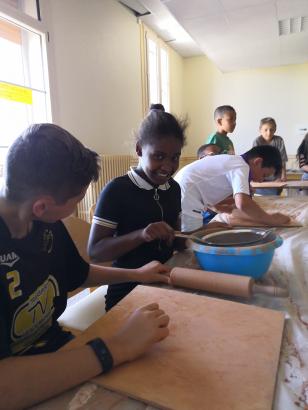 Projet Pâtissez-tapissez !, programme création en cours, Ecole Lou Malhoulet, Atelier Nappé·e·s, argile