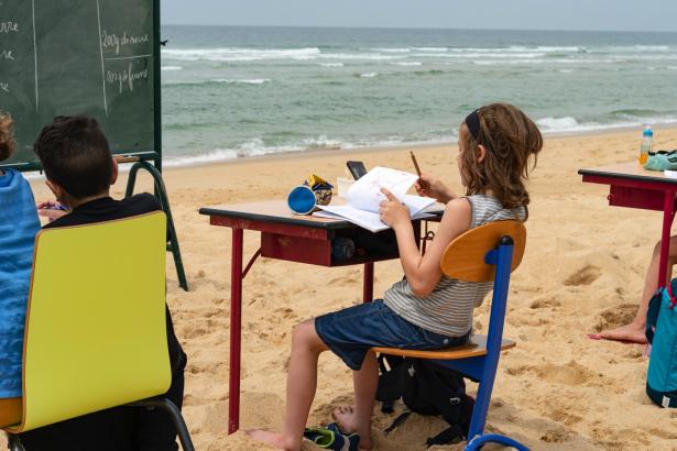 Le patrimoine de l'ordinaire école plein air sur la plage Cap de l'Homy Dorian Degoutte