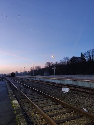 Gare de Montmorillon, très (très) tôt le matin.